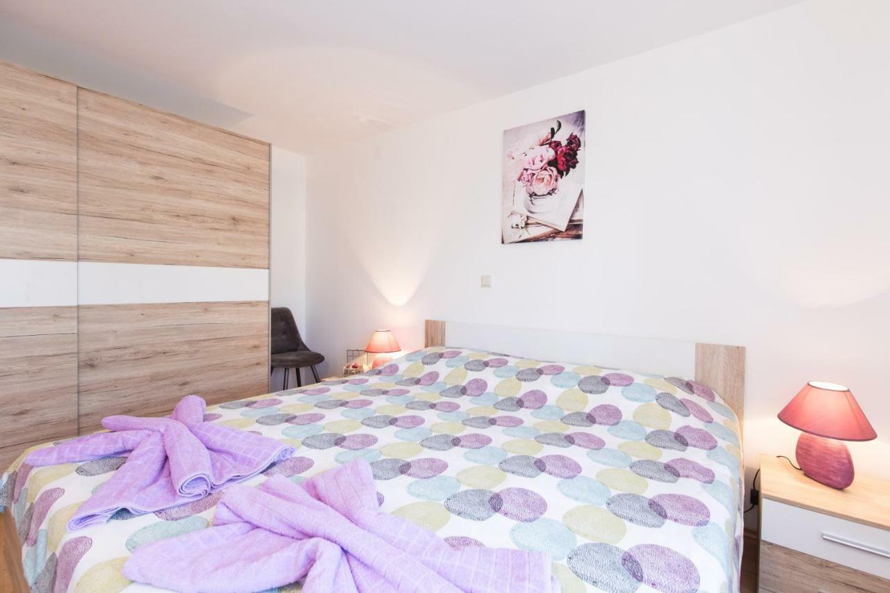 Apartment Adrijana เวอร์บนิค ภายนอก รูปภาพ